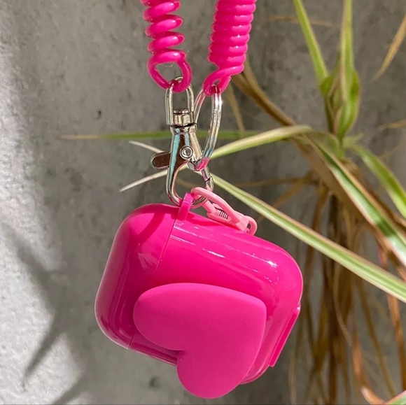 Airpod Pro Case with Spring Flexible Keychain. - Picture 2 of 3